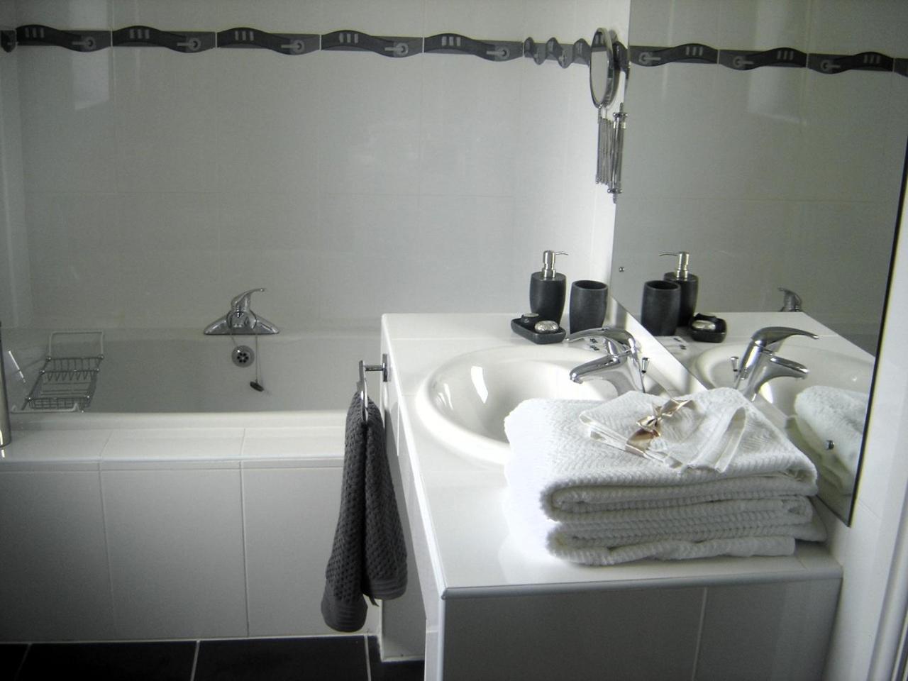 Fuchsia Lodge - New Luxury 5* Beachside Lodge With Sauna - 4 Beds Ensuite - Spectacular Location Waterville Exterior foto